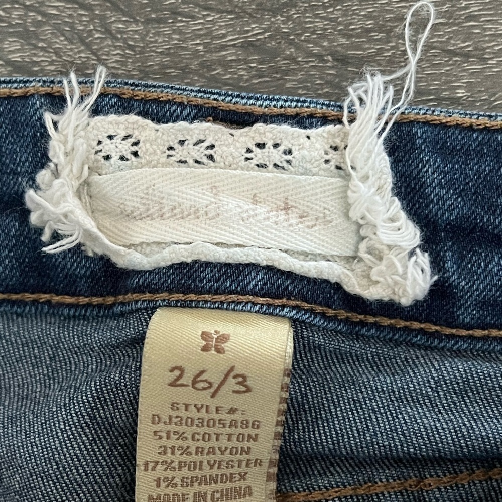 Altar’d State Denim cut off shorts, size 26/3 - Picture 8 of 8